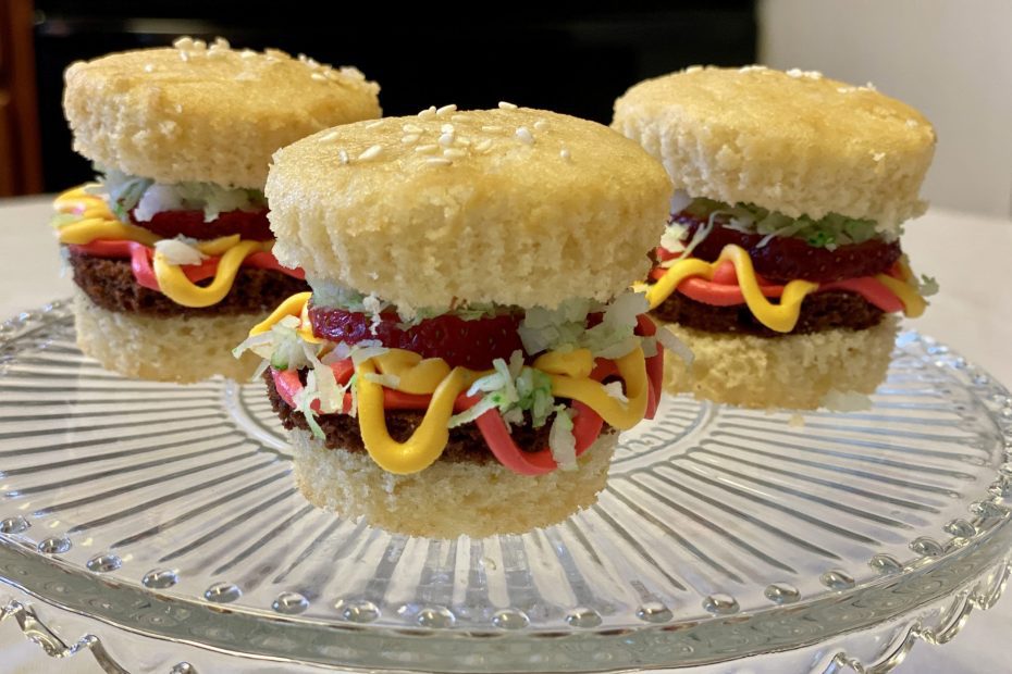 Tiny Chefs - Hamburger Cupcakes