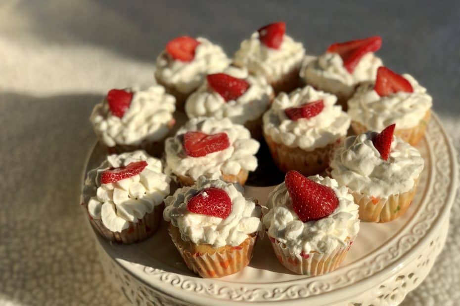 strawberry shortcake cupcakes