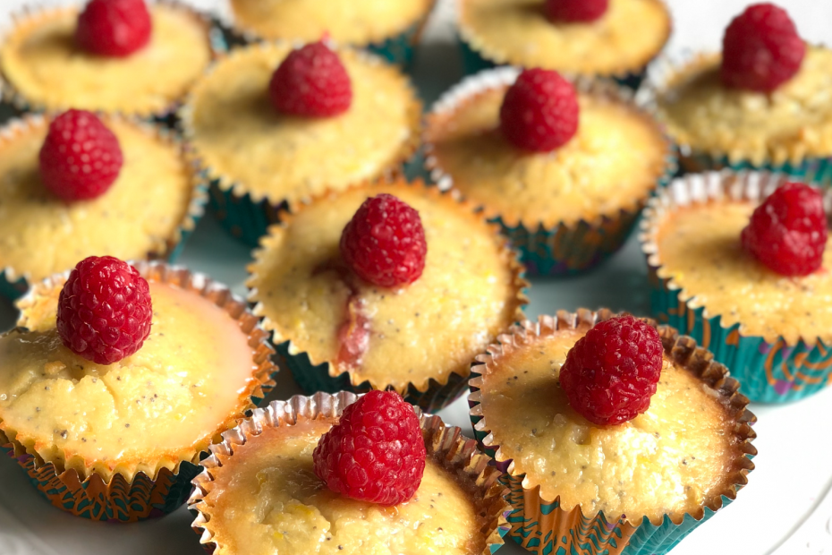 Tiny Chefs - Lemon Raspberry Cupcakes with Lemon Glaze