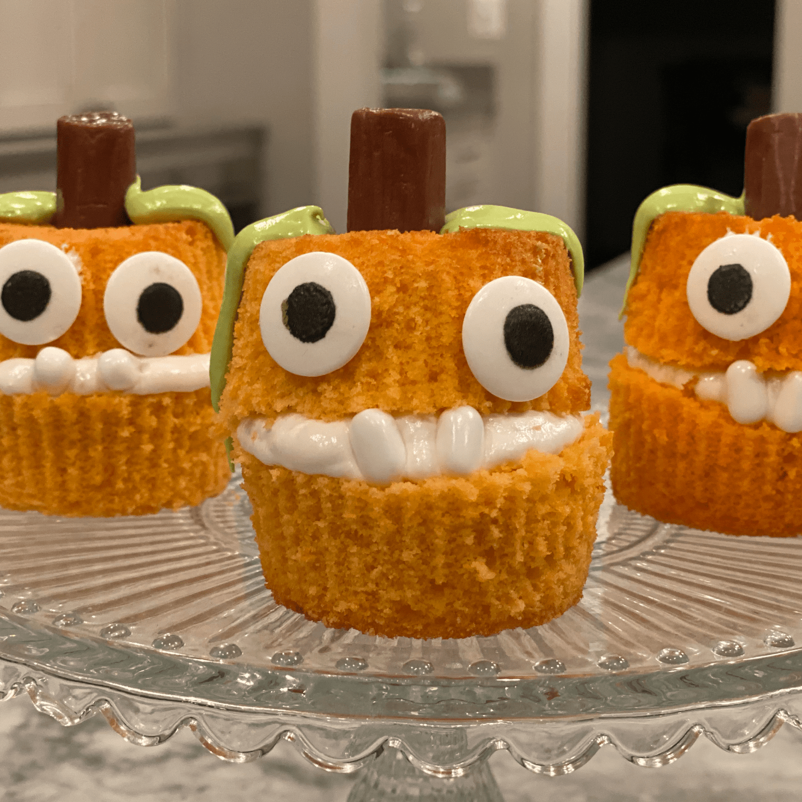 Pumpkin Face Cupcakes